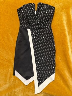 a'gaci Strapless Black & White Asymmetric Sheath Dress